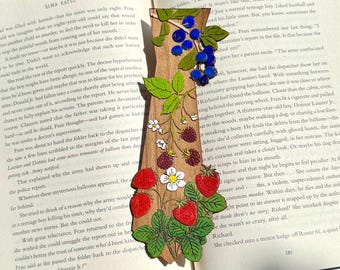 Berry Bookmark | Wooden Bookmark | Gift for booklovers | bookish gift | beautiful bookmark | cottagecore | Transparent Bookmark