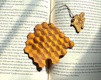 Honeycomb Bee Bookmark | Cottagecore Bookmark | Nature Bookmark | Gift for book lover | Bookish Gift | Honey Bookmark | Beehive