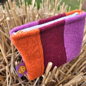 Planeten Täschchen, kleine Tasche, Geldbeutel aus Walk, orange, rotes, fliederfarbenes Täschchen mit Reißverschluss und Planeten Label