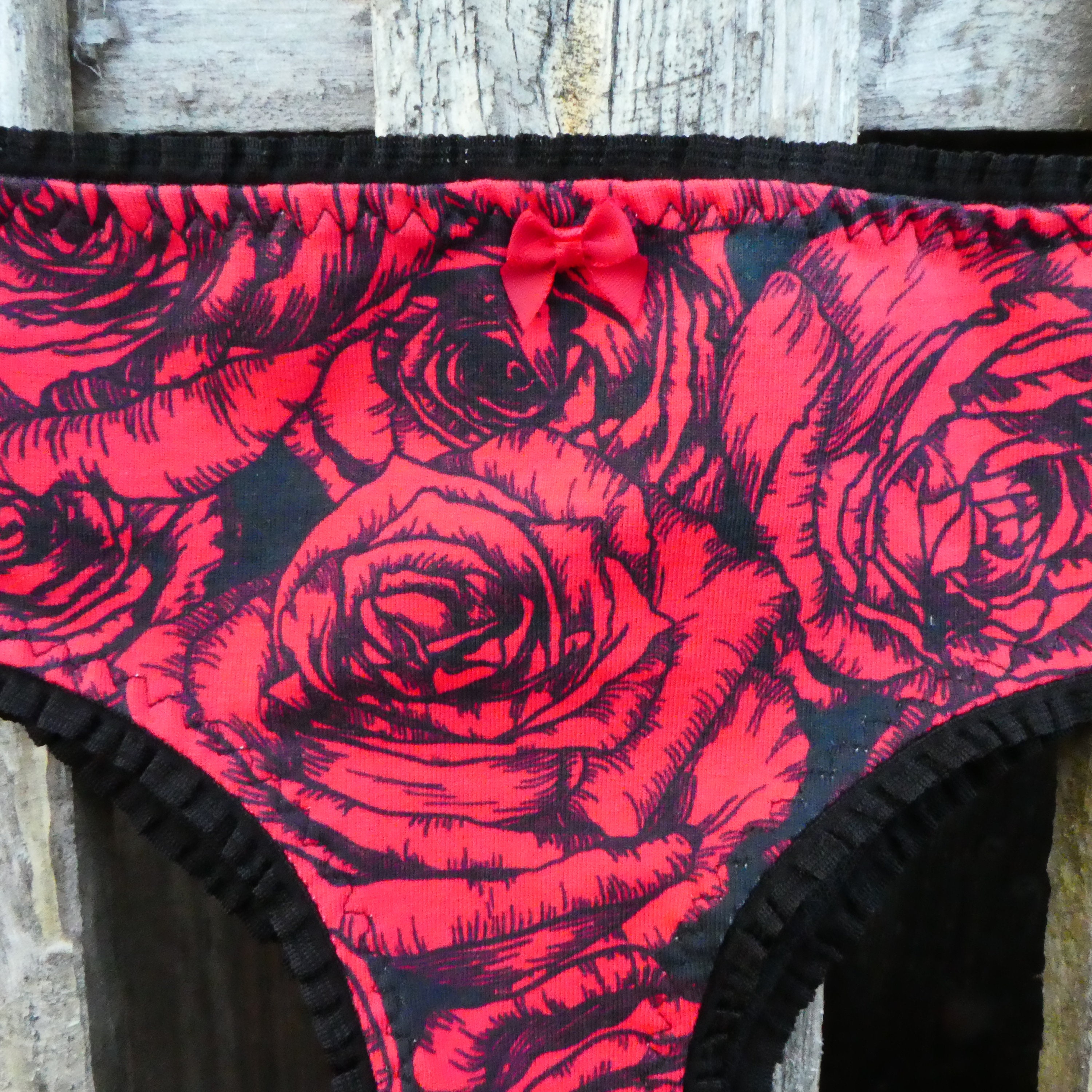 Women's Thong Slip Roses Gothic Black Red Gr.36, Single Piece Rose  Underwear -  Finland