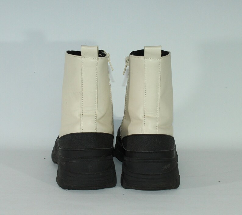 Used Women's Ivory Faux leather & Black Rubber ZARA Zip Round Toe Casual Ankle Boots Size 5 / 38 image 5