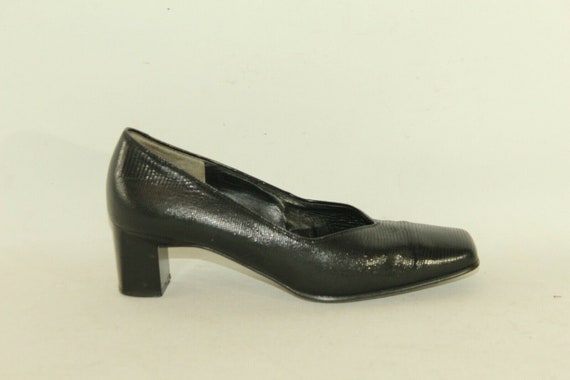 black leather mid heel court shoes