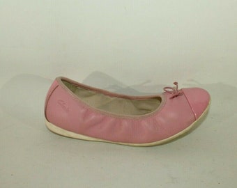 Vintage Girl's Pink Leather CLARKS Slip On Tie Round Toe Ballerina Casual Party Shoes Sz 2 / 34