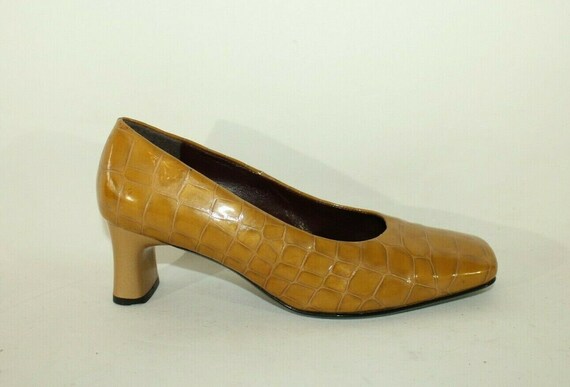 mustard court shoes uk