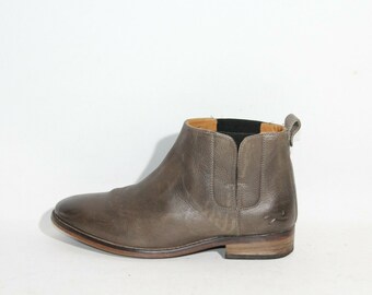 pull on leather ankle boots