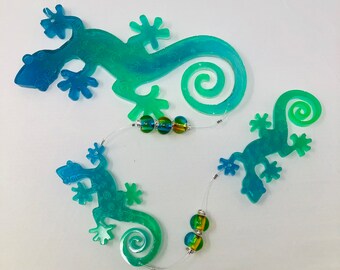 Blue/Teal Resin Gecko Suncatcher 23"