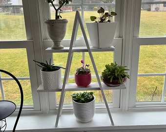 GG-Simple Plant/Item Ladder Display in White