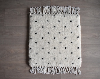 Moroccan Berber Beni Ouarain Rug  55 x 55 cm  1,8 x 1,8 ft