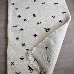 Moroccan Berber Beni Ouarain Rug  115 x 180 cm  3,7 x 5,9 ft