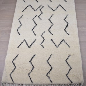 Moroccan Berber Beni Ouarain Rug  115 x 180 cm  3.7 x 5.9 ft