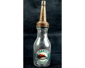 MOBIL MOBILGAS FLYING HORSE 1 QUART GLASS OIL BOTTLE w SPOUT /& DUST CAP