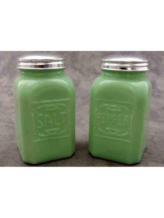 Glass Salt And Pepper Shaker Set