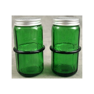 GREEN Glass SALT & PEPPER Shaker Set Hoosier Depression Style