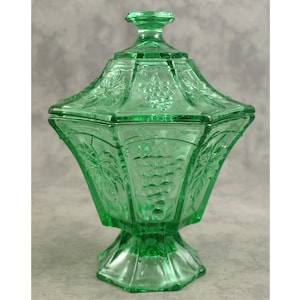 Apple GREEN Glass Lidded CANDY DISH Depression Style Grape Cluster & Leaf Design