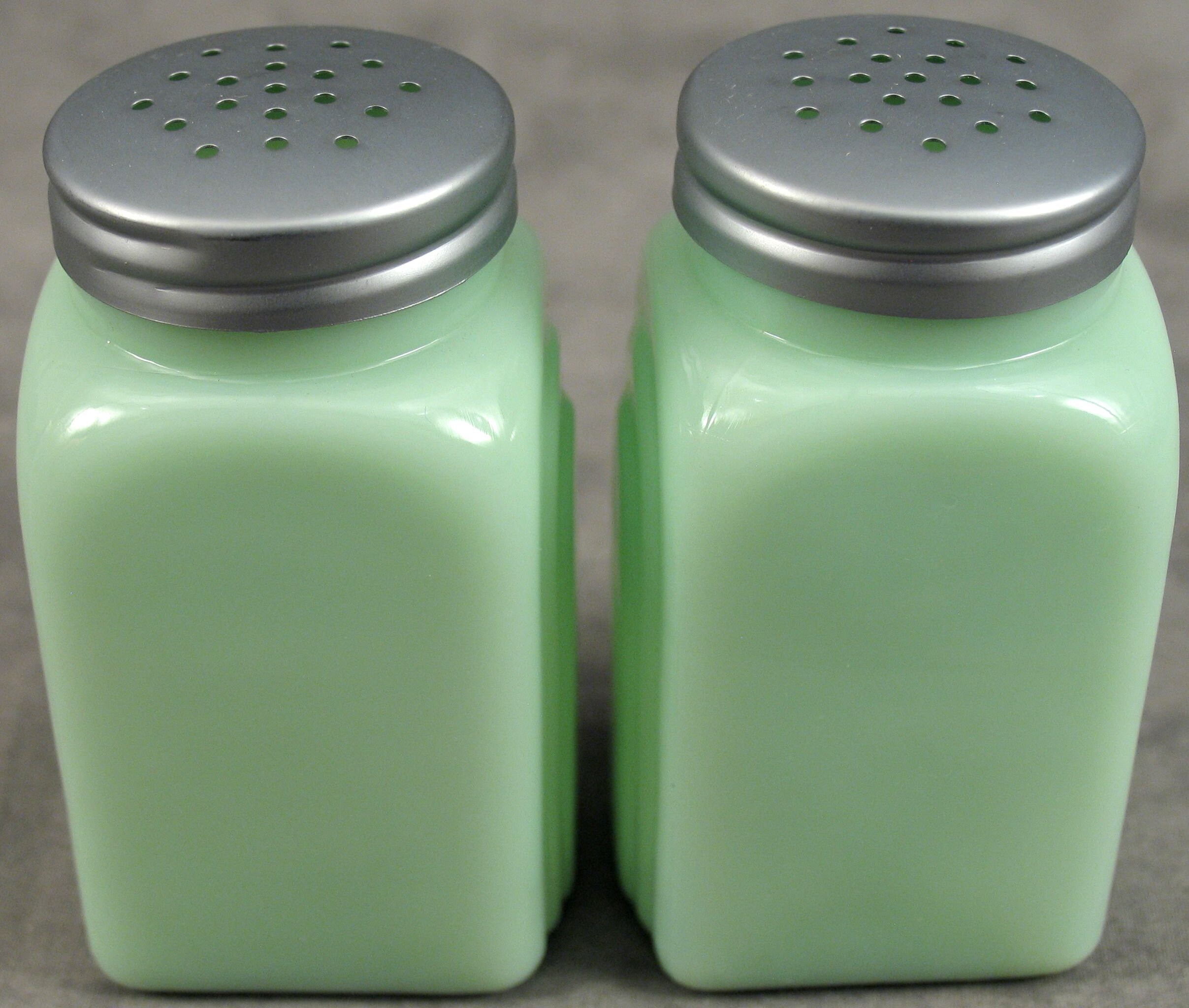 Jadeite GREEN Glass SALT & PEPPER Shaker Set Depression Style Etsy