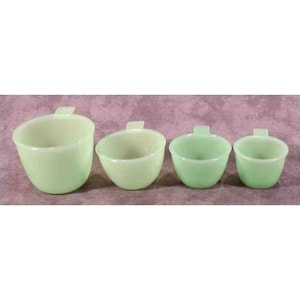 Jadeite GREEN Glass MEASURING CUP Set 4pc. Stackable Nesting Kitchen Decor