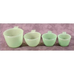 Jadeite GREEN Glass 4 Pc. MEASURING CUP Set 1/4, 1/3, 1/2, 1 Cup Stackable Nesting Set