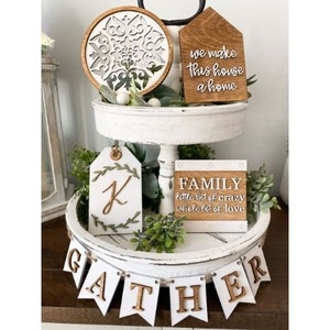 Family Tiered Tray Signs