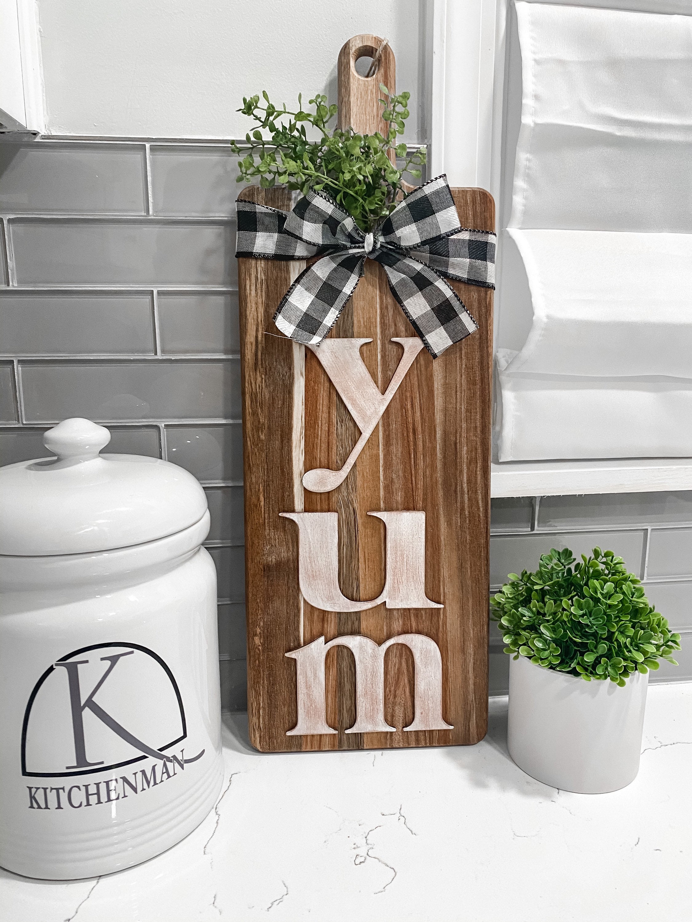 Rustic Charm and Functionality: Enhancing Your Kitchen with Farmhouse