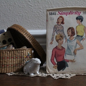 Vintage Simplicity 6845 Sewing Pattern Size 12 (1966)