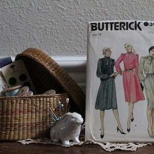 Vintage Butterick 3930 Sewing Pattern Size 12 (1984)