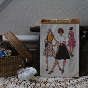 Vintage Simplicity 9858 Sewing Pattern Size 12 (1972)