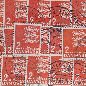 Sello artístico, naranja brillante, escudo real, escudo de armas, 2,00 coronas, Dinamarca, sellos usados