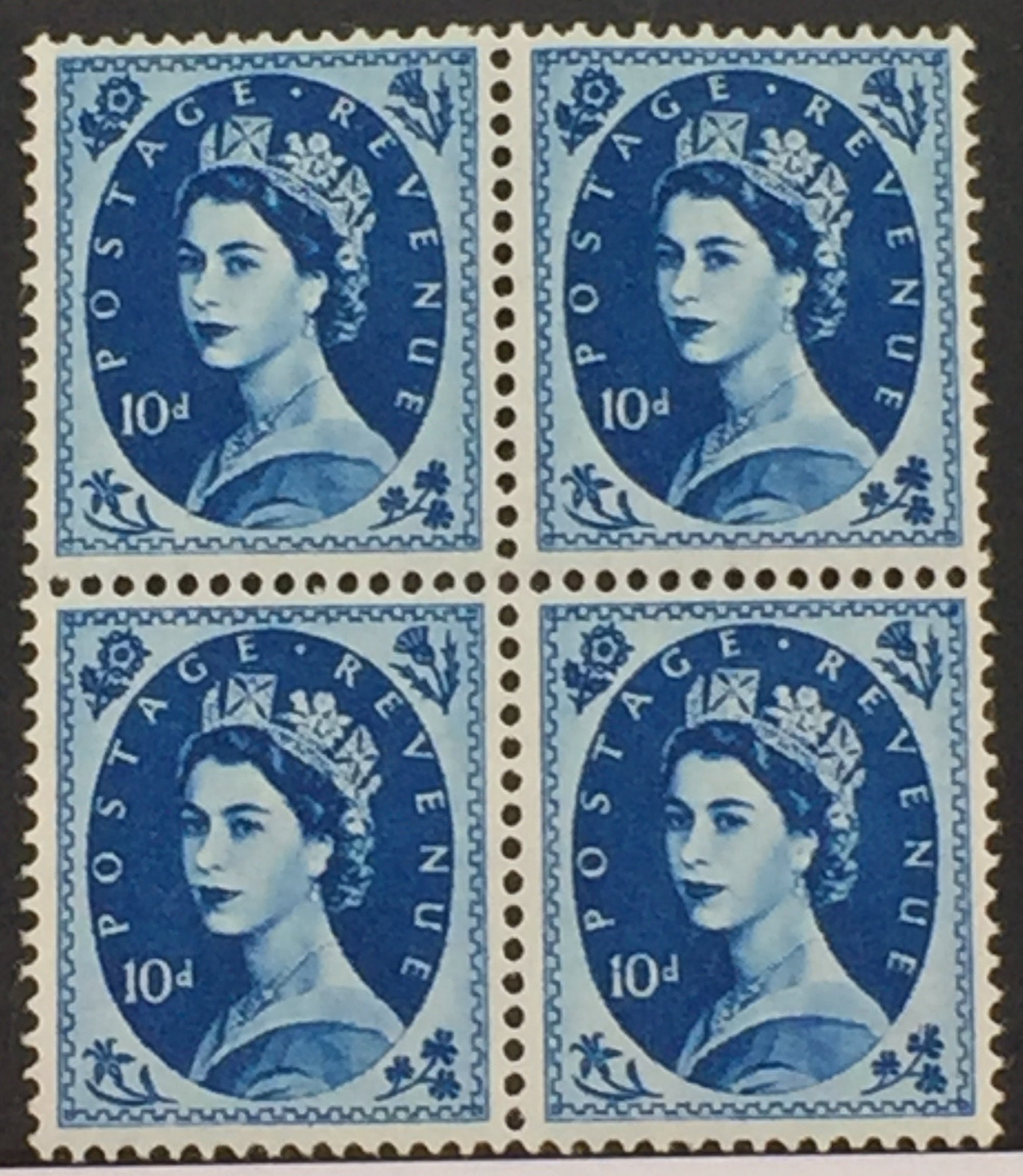 3368 外国切手 イギリス 2005年ワイルディング城 エリザベス女王像 凹版 エリザベス女王の生涯」展 | 切手の博物館