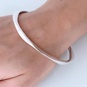Vintage Hand Formed Faceted Bangle Bracelet Solid Sterling Silver, Retro Modernist Asymmetrical Design Bangle, Twisted Geometric Knife Edge