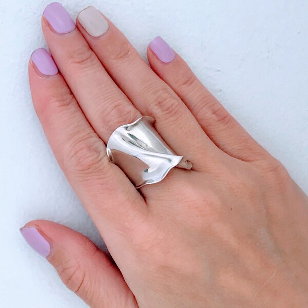 Retro Modernist Wide Folded Crinkled Band Ring 925 Sterling Silver, Chunky Polished Abstract Free From Statement Ring, Large Wave Swirl Wrap