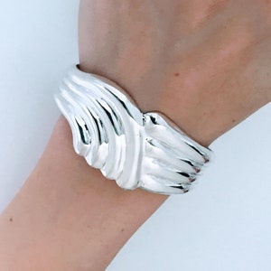 Vintage Taxco Mexico Modernist Sterling Silver Cuff Bracelet, Chunky Retro 925 Silver Ribbed Fluted Cuff, MCM Mod Asymmetrical Abstract Cuff