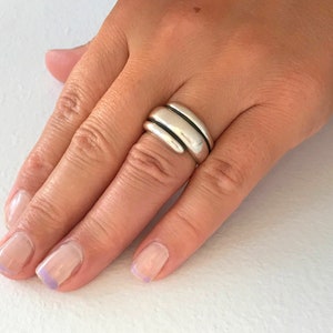 Vintage James Avery Bypass Dome Retired Ring Band, Chunky Retro James Avery 925 Silver Wrap Around Dome Band Ring, Modernist Minimalist Ring