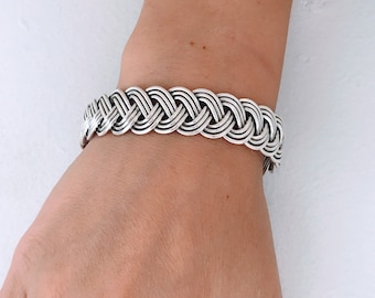 Vintage Hammered Wave Cuff Bracelet 925 Sterling Silver Vintage Hammered Wave Cuff Bracelet 925 Sterling Silver