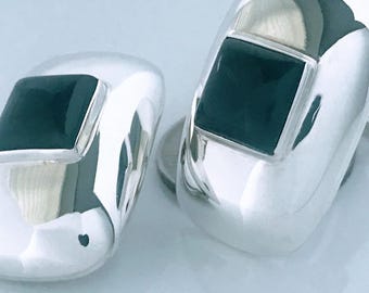 Vintage Taxco Mexico Sterling Silver Onyx Clip On Earrings, Chunky Sculptural Geometric Rectangular Domed Black Stone Clip Ons Art Deco
