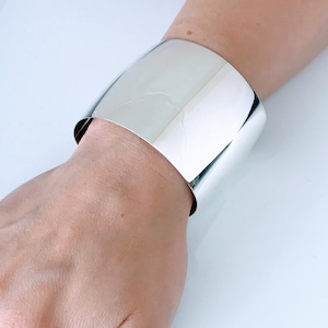 Retro Extra Wide Modernist Minimalist Smooth Polished 925 Sterling Silver Cuff Bracelet, Big High Shine Slightly Domed Contemporary Cuff