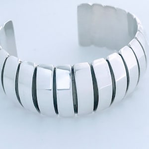 VTG Taxco Modernist Sculptural Polished Domed Cuff Bracelet 925 Sterling Silver, Retro High Shine Smooth Modernist Minimalist Geometric Cuff