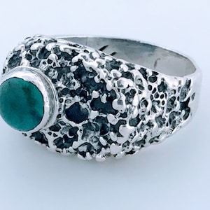 VTG Artisan Made Brutalist Modernist Sterling Silver Ring, Abstract Free Form Oxidized 925 Silver Green Stone Ring, Chunky Silver Nugget Rin
