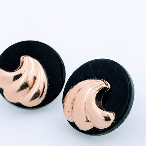 Retro Modernist 14K Yellow Gold Swirl Accent Round Black Onyx shops Post Earrings, VTG Geometric 14K Gold Black Stone Studs, MCM Art Deco Style