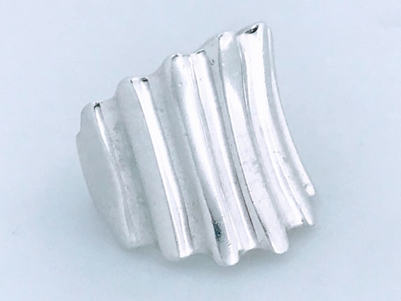 Sterling Silver Ribbed Fluted Concave Dome Ring C… - image 4