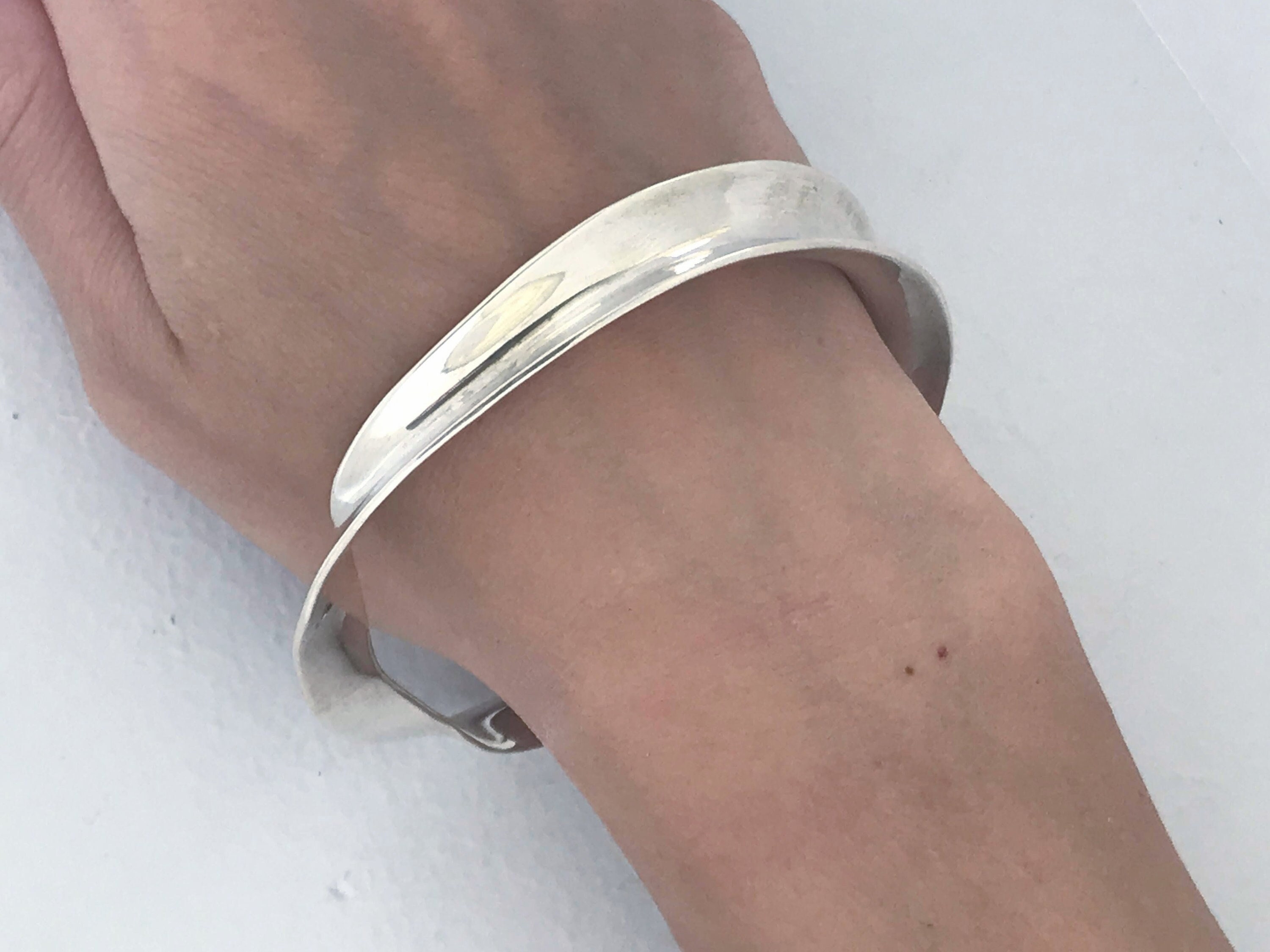 VTG Taxco Mexico Modernist 925 Silver Twisted Oval Bangle