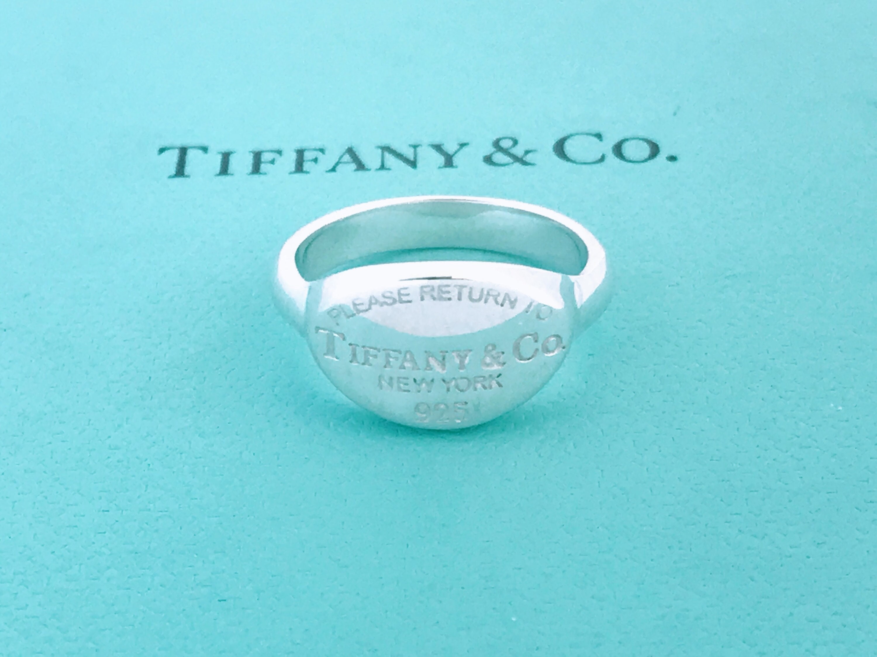 Authentic Tiffany and Co. Return to Tiffany Signet Ring Band
