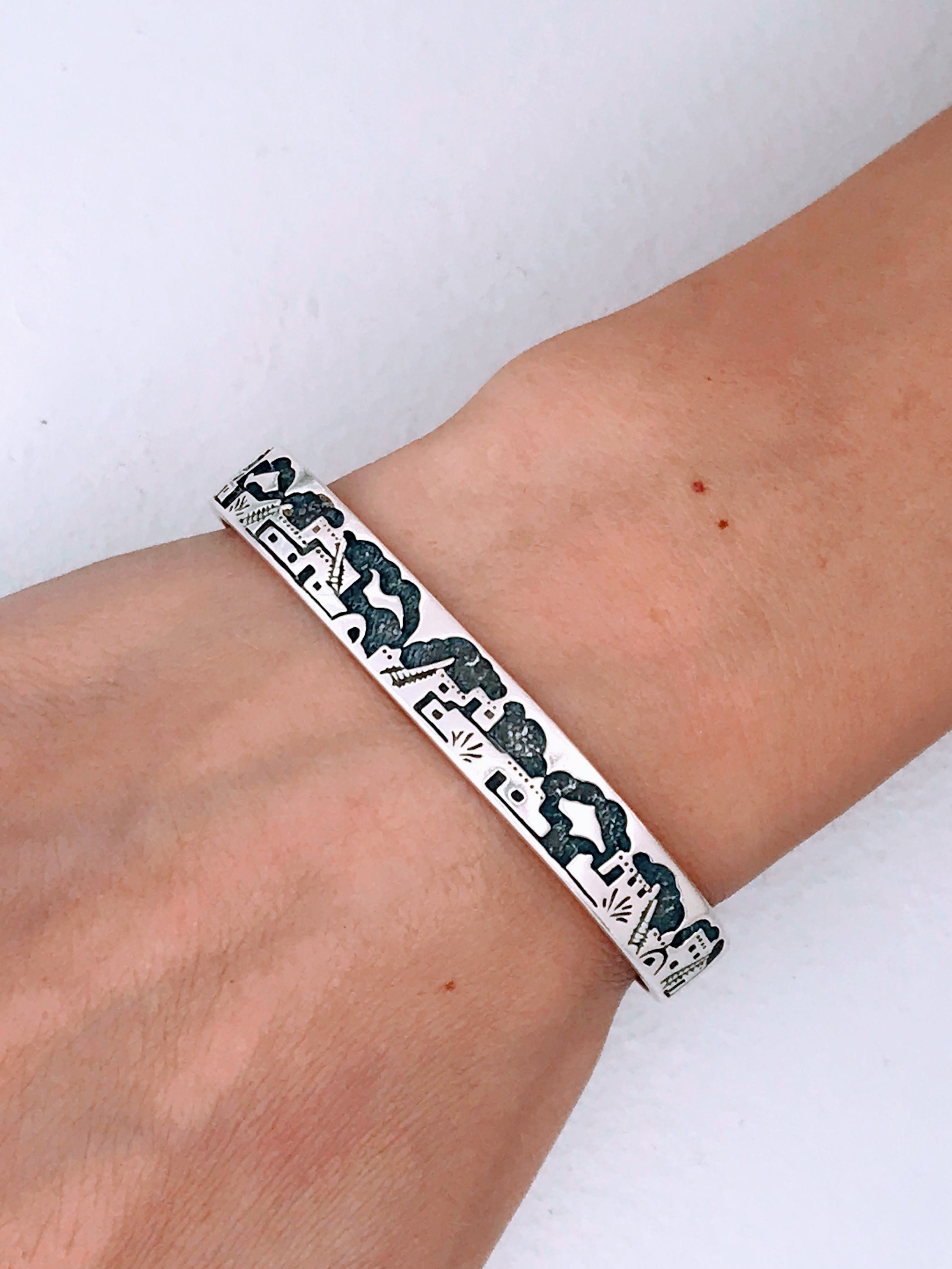 Amazing Native American Navajo Sterling Silver Storyteller Convex Huge Bracelet Amazing Native American Navajo Sterling Silver Storyteller Convex Huge Bracelet
