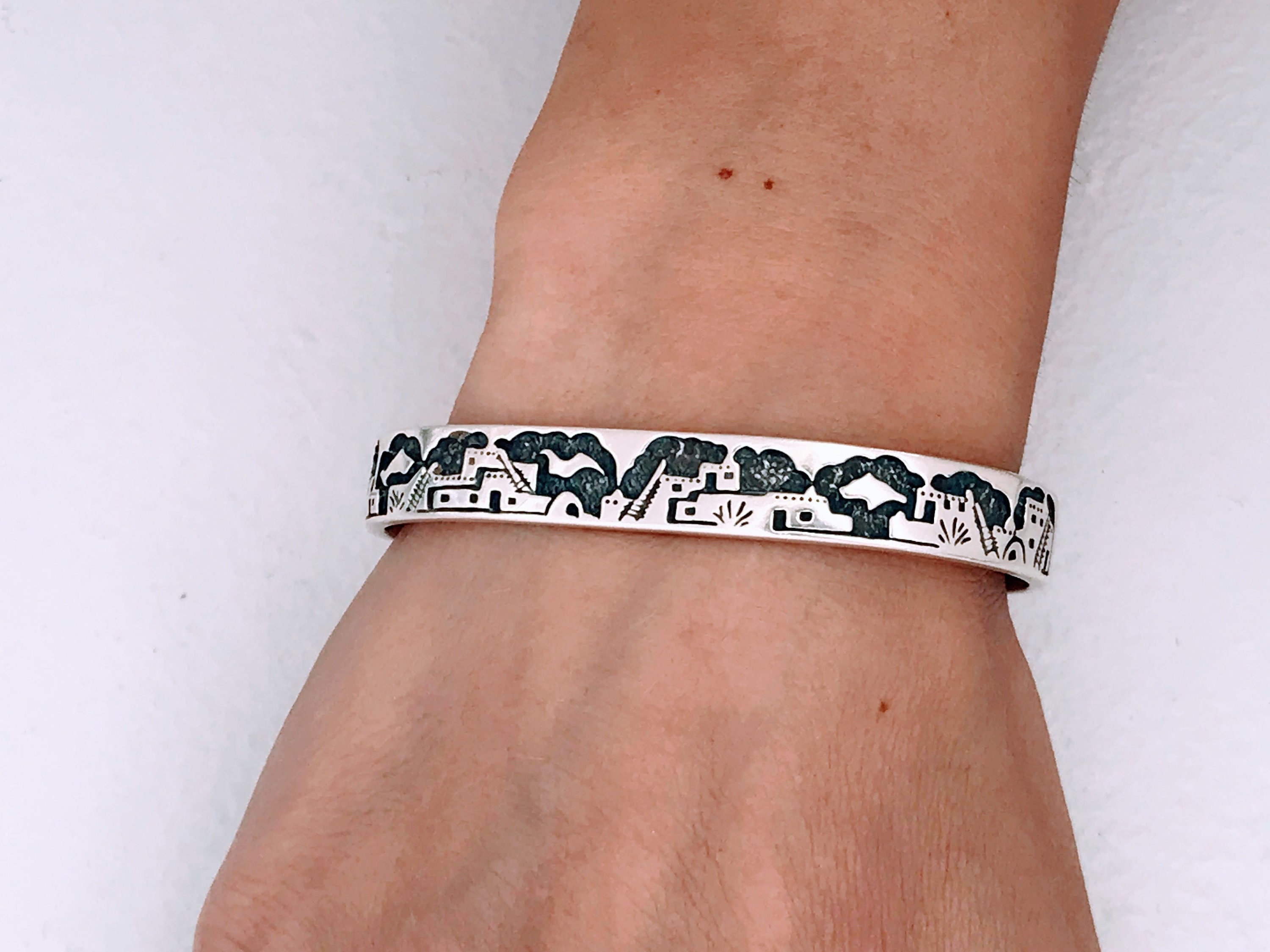 Very Unique Vintage Hopi Native American Jewelry Silver circle Niello Native American Jewelry Silver Bracelet Old Vtg Very Unique Vintage Hopi Native American Jewelry Silver circle Niello Native American Jewelry Silver Bracelet Old Vtg