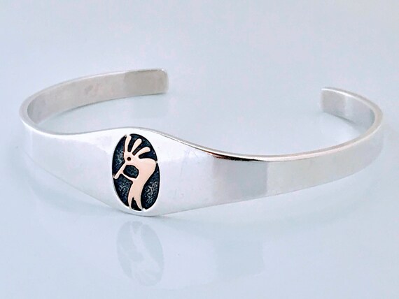Outstanding Vintage Native American Navajo Signed Joe Willeto Sterling Silver And Gold Ring Outstanding Vintage Native American Navajo Signed Joe Willeto Sterling Silver And Gold Ring