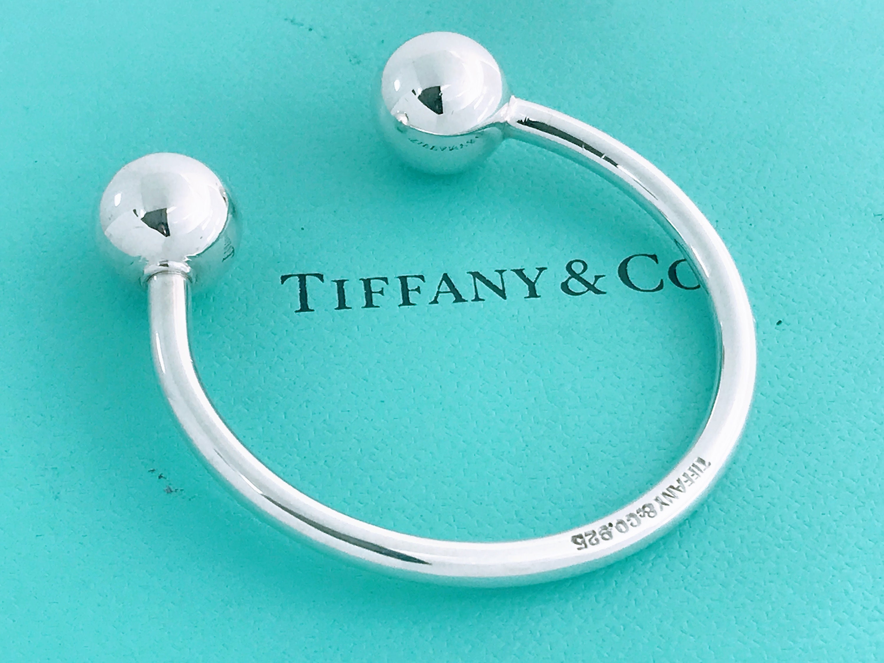 TIFFANY & Co. 925 Sterling Silver Large Key Ring Holder with Pouch