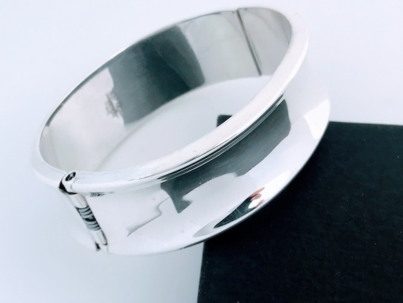 VTG Taxco Modern High Polished Sculptural Hinged Bangle Bracelet, Retro Mexico Thick Wide Smooth 925 Silver Oval Concave Clamper, Heavy Bold