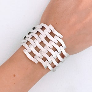 Vintage Brushed Sterling Silver Art Deco Style Gradual Gate Link Bracelet, Big Wide 925 Silver Wavy Lattice Link Bangle Bracelet, MCM Mod