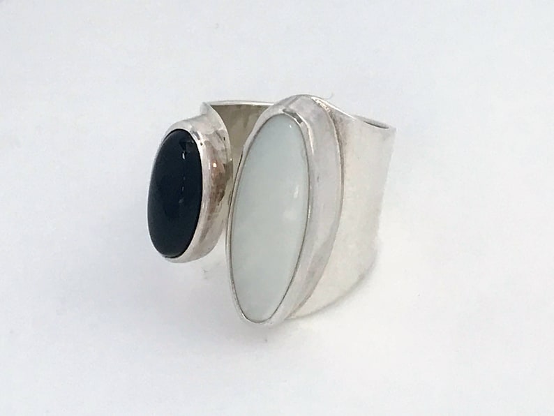 Chunky 925 Silver Onyx MOP Ring Big Silver Split Dome Statement Ring Mexico Modernist Sterling Silver Onyx Mother Of Pearl Ring Band