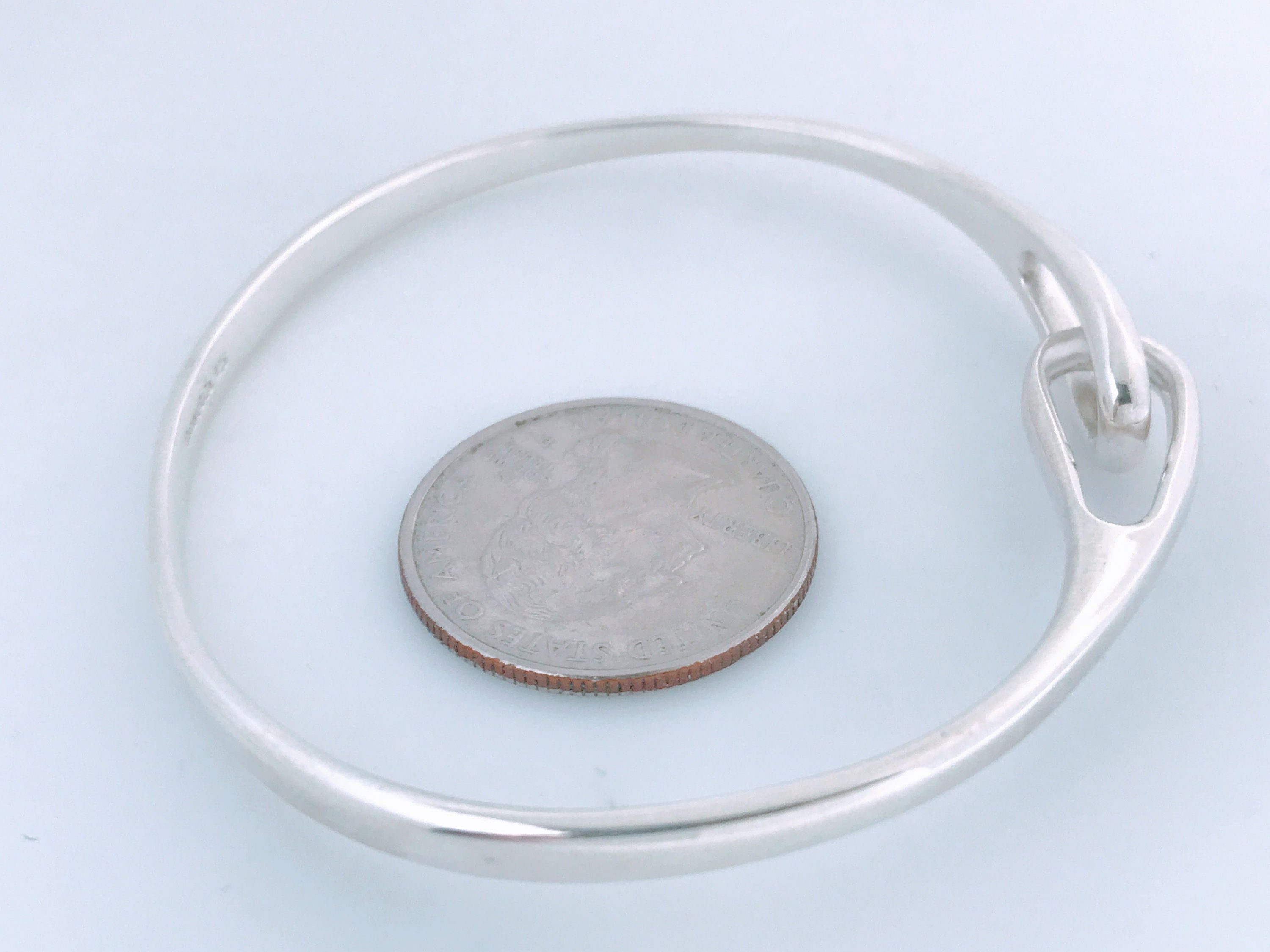 Tiffany & Co Infinity Interlocking Love Loop Bangle Bracelet
