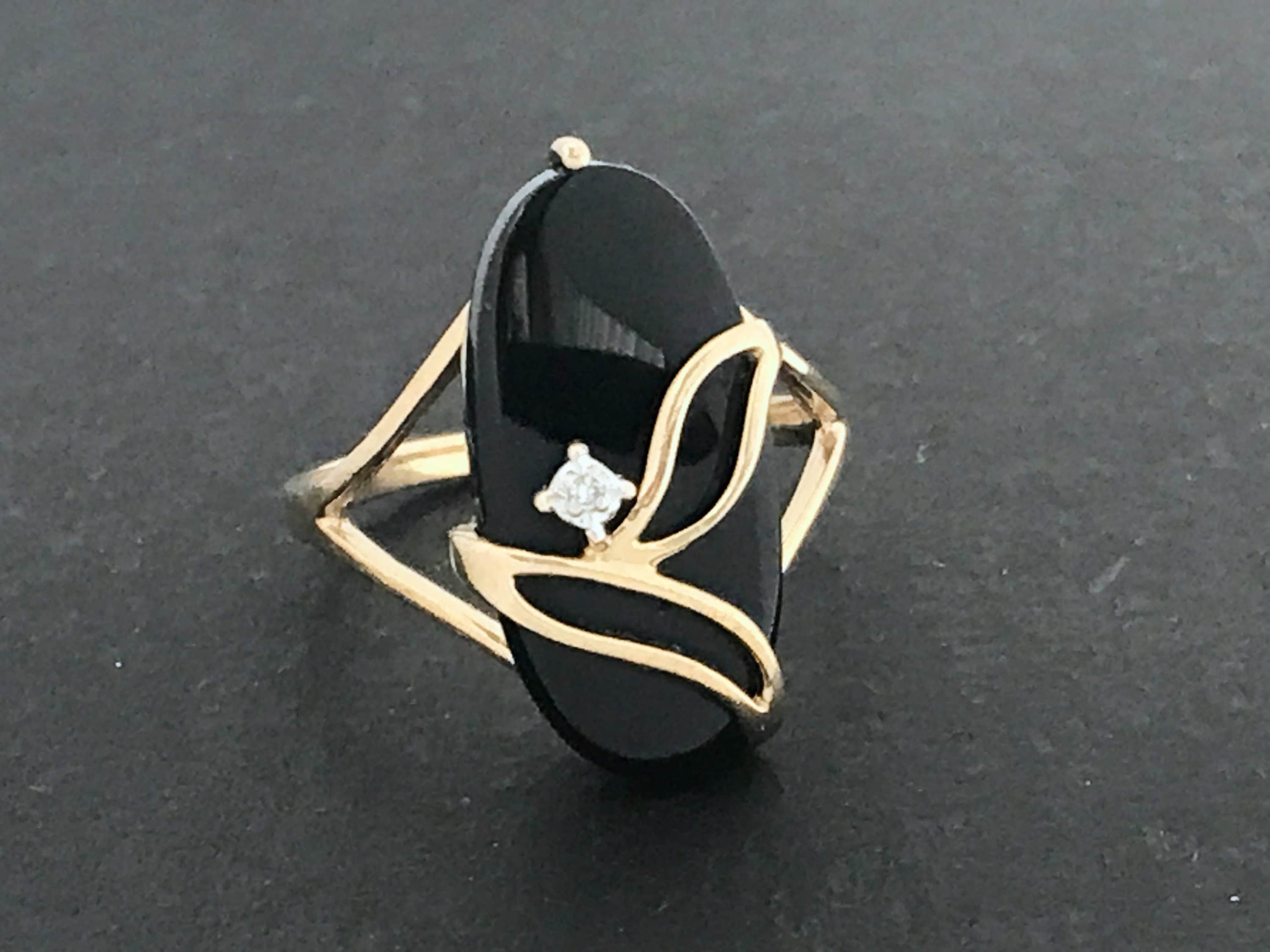 Vintage 10K Yellow Gold Black Onyx Diamond Ring, VTG Art Vintage 10K Yellow Gold Black Onyx Diamond Ring, VTG Art
